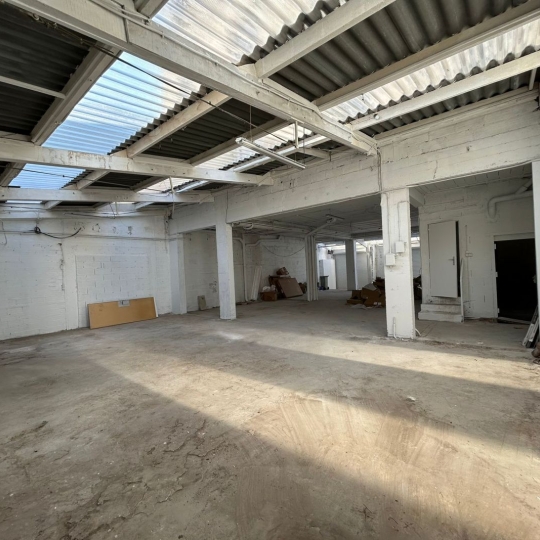  Annonces EAUBONNE : Local / Bureau | SAINT-OUEN (93400) | 180 m2 | 2 700 € 